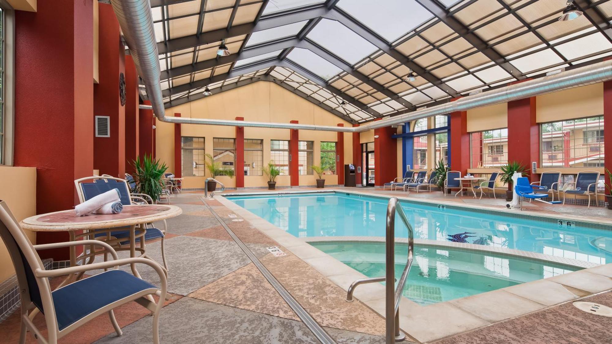 Best Western University Inn Fort Collins Exteriör bild